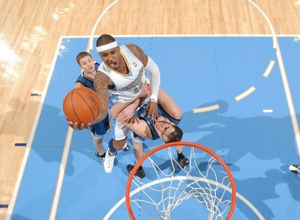 充满了激烈 充满了激烈