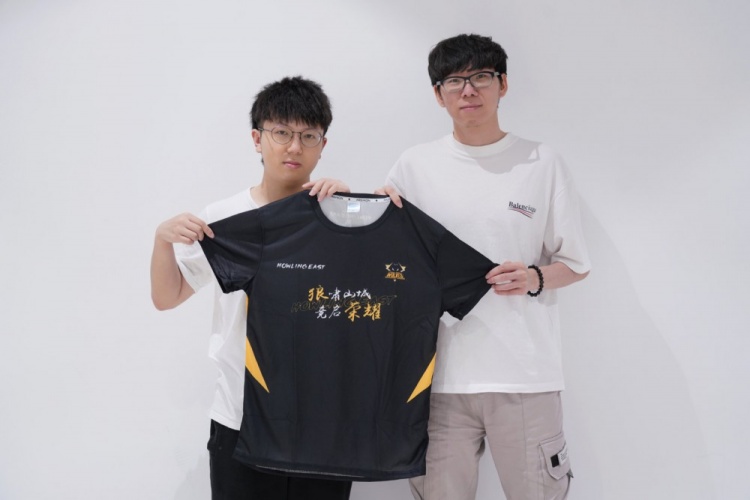 也在足球界 也在足球界