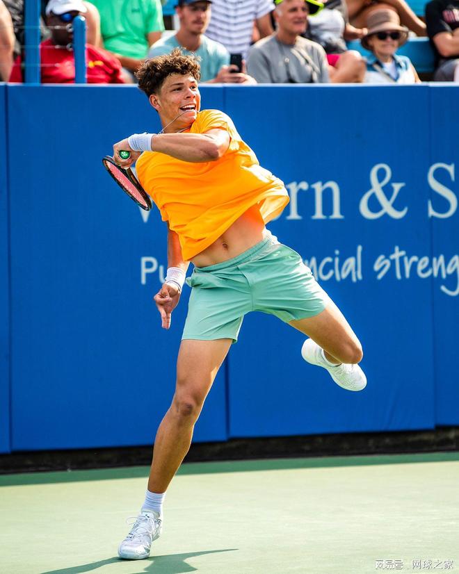 场内场外的 场内场外的